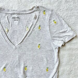 grey v-neck tee w/ embroidered lemons